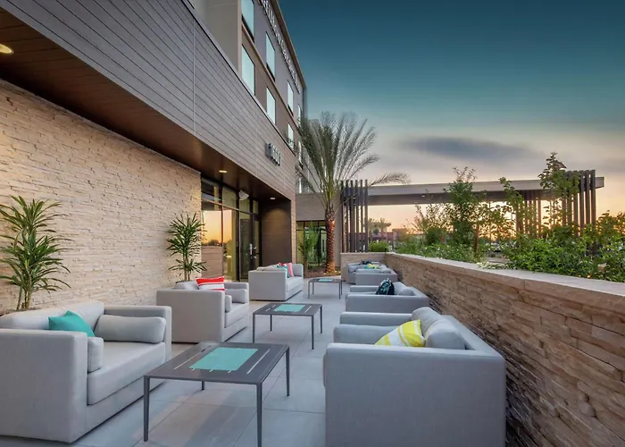Hotel Hilton Garden Phoenix 3*